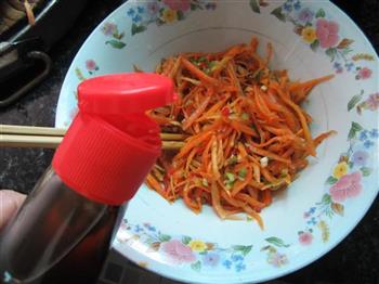 橄榄菜炝萝卜丝的做法步骤5