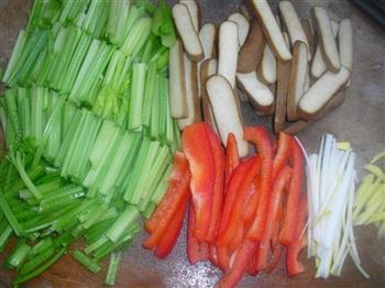 芹菜炒豆干的做法步骤2