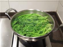 芝麻菠菜的做法步骤1