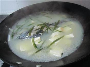 海带豆腐鲫鱼汤的做法步骤9