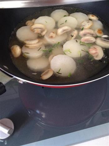 萝卜豆腐菌菇汤的做法步骤4