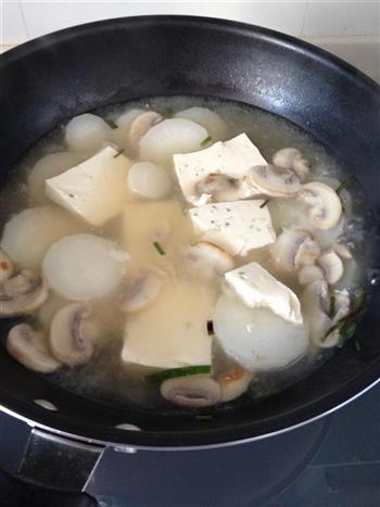 萝卜豆腐菌菇汤的做法步骤5