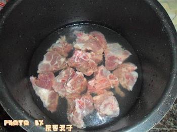 无花果红枣苹果猪骨汤的做法步骤2