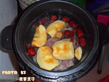 无花果红枣苹果猪骨汤的做法步骤8