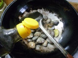 清炒花蛤的做法步骤5