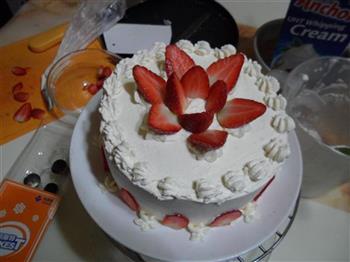 草莓奶油裱花蛋糕的做法图解8