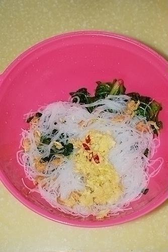 菠菜虾米拌粉丝的做法步骤10