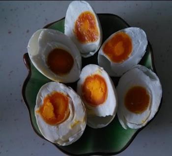 红心咸鸡蛋的做法步骤5