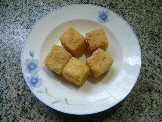 油豆腐炒猪肝的做法步骤2