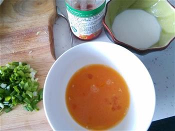 番茄酱鸡蛋汤的做法步骤1