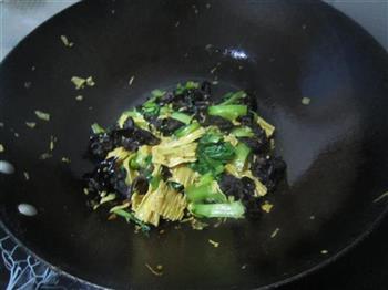 木耳腐竹炒油菜的做法步骤10