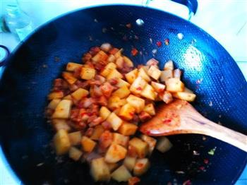 土豆烧牛肉的做法步骤6