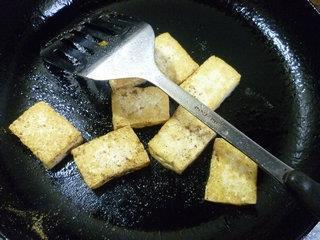 椒盐豆腐的做法步骤7