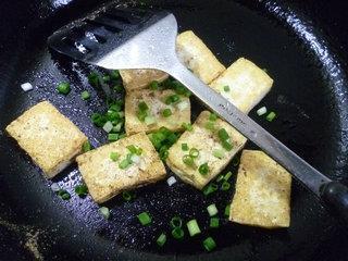 椒盐豆腐的做法步骤8