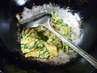 韭菜虾皮炒鸡蛋的做法图解7