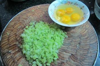 蛋炒莴笋丁的做法步骤1
