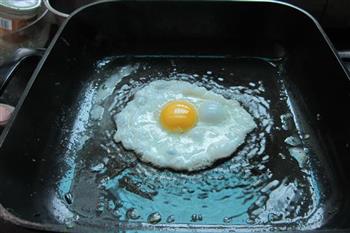 煎鸡蛋的做法步骤2