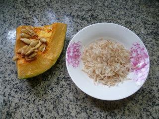 虾皮炒日本南瓜的做法步骤1