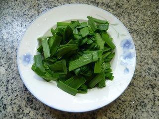 韭菜炒蚕豆的做法图解6