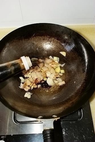 苔菜五花肉炖粉条的做法步骤13