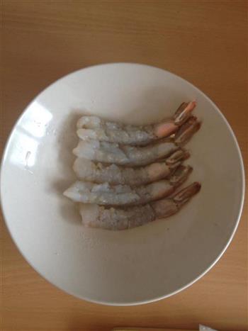 日式炸虾的做法步骤1