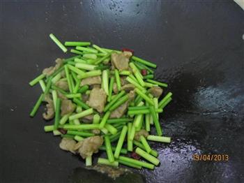 蒜苔炒肉片的做法图解4
