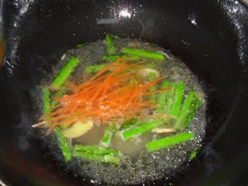 鲜虾芦笋意面汤的做法步骤6
