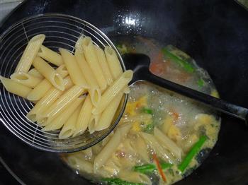 鲜虾芦笋意面汤的做法步骤7