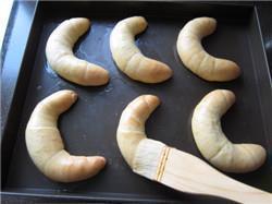金牛角面包的做法步骤17