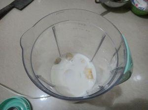 牛奶香蕉卷的做法步骤2