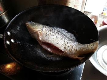 美味补脑炖鱼的做法图解4