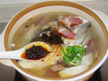 冻豆腐腊肉炖鲢鱼头的做法图解9