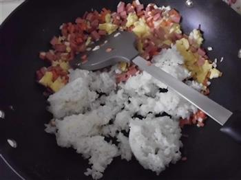 咖喱黑椒蛋炒饭的做法步骤4