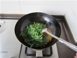 蚝油韭菜豆芽的做法步骤10