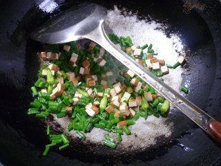 韭菜花香干炒蛳螺肉的做法图解13