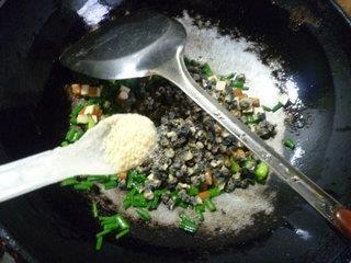 韭菜花香干炒蛳螺肉的做法步骤18