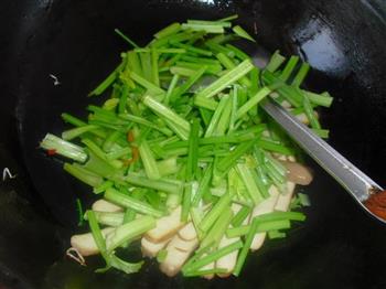 芹菜炒豆干的做法步骤6