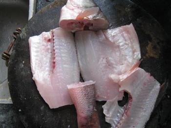 红酸汤鱼的做法步骤1