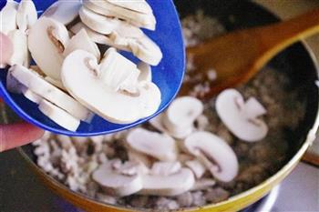 蘑菇肉酱意大利面的做法步骤13