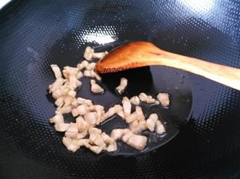绿豆芽炒肉的做法步骤4