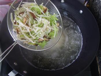 青笋金针菇汤的做法步骤12
