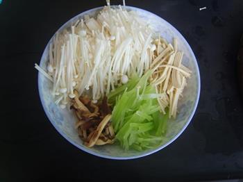 青笋金针菇汤的做法图解4