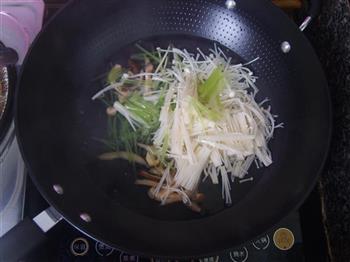 青笋金针菇汤的做法图解5
