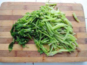 豆豉拌水芹菜的做法步骤3