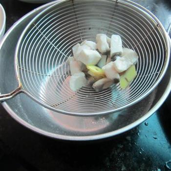 微波黄瓜鱼丁汤的做法步骤4