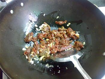 咖喱洋葱炒牛肉的做法步骤5