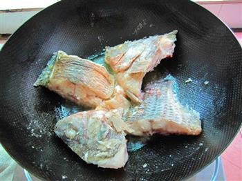洋葱蒸鱼的做法步骤5