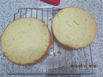 双梅奶油蛋糕的做法步骤2