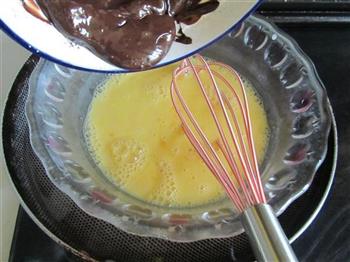 巧克力慕斯刷绣蛋糕的做法步骤10