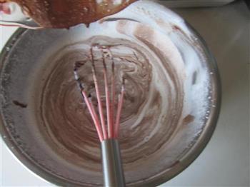 巧克力慕斯刷绣蛋糕的做法步骤12